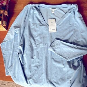 Brand new Athleta vneck shirt